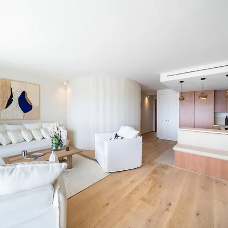 Beautiful Renovated 2br Sea View Palm
